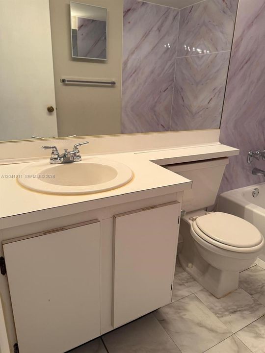 For Sale: $185,000 (2 beds, 2 baths, 1005 Square Feet)