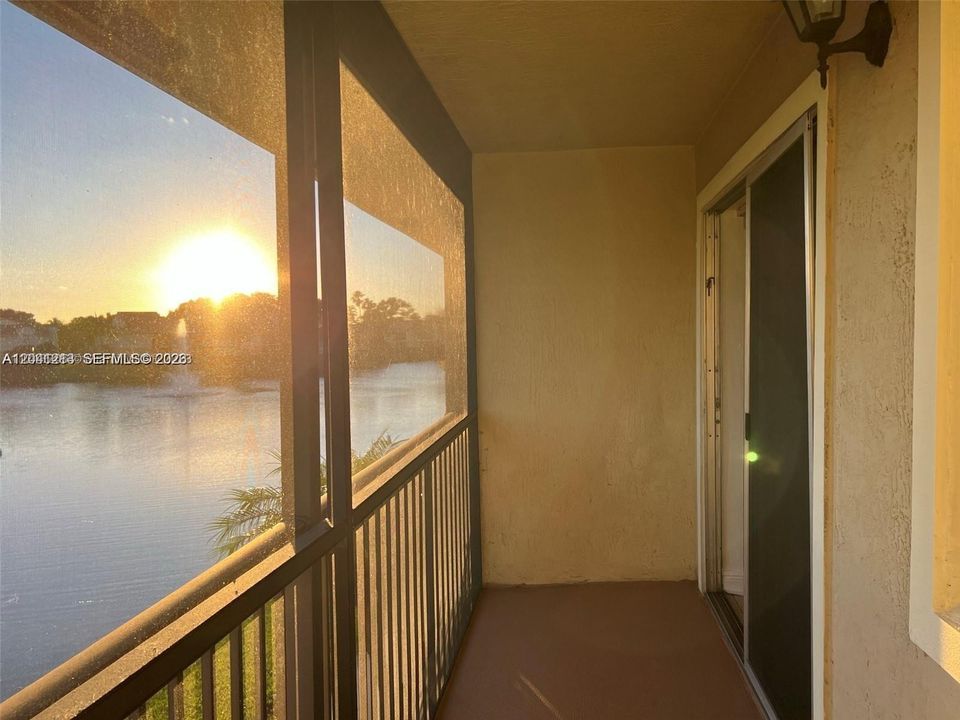 For Rent: $1,650 (1 beds, 1 baths, 785 Square Feet)