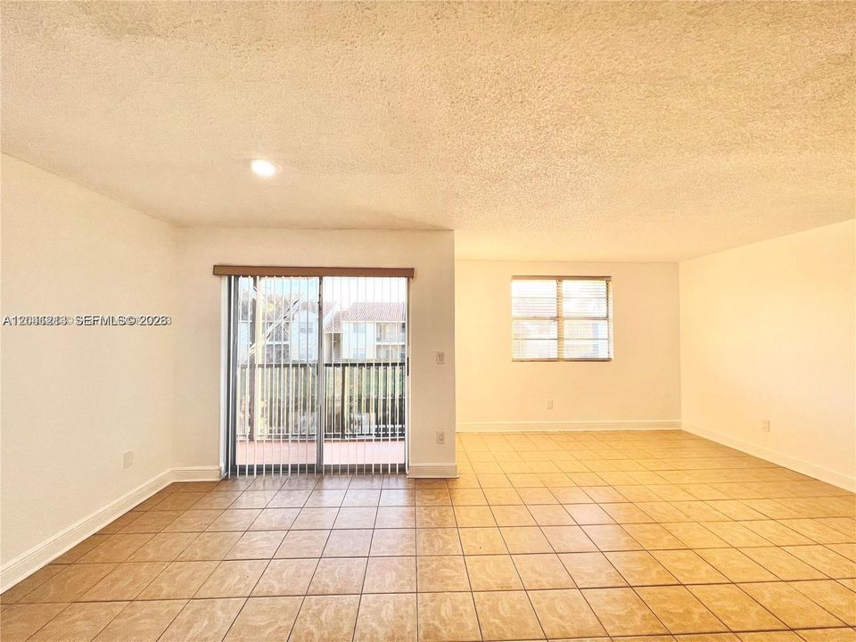 For Rent: $1,650 (1 beds, 1 baths, 785 Square Feet)