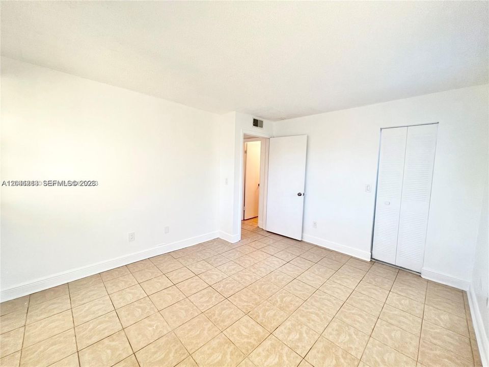 For Rent: $1,650 (1 beds, 1 baths, 785 Square Feet)