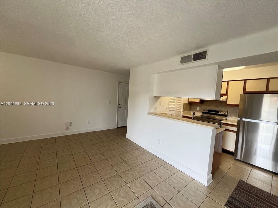 For Rent: $1,650 (1 beds, 1 baths, 785 Square Feet)