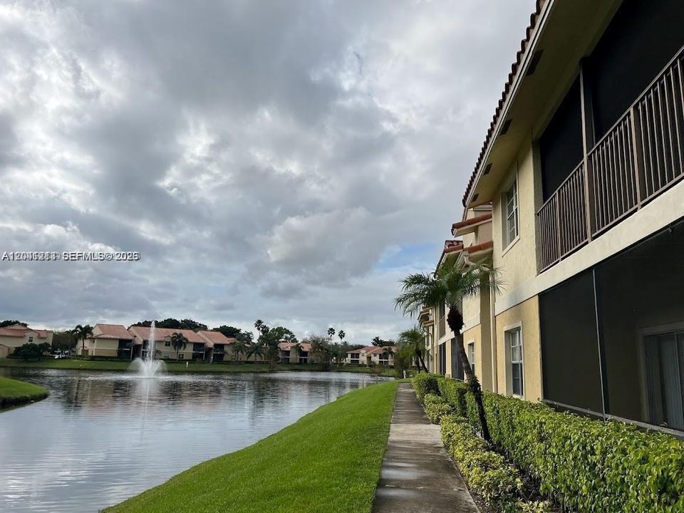 For Rent: $1,650 (1 beds, 1 baths, 785 Square Feet)