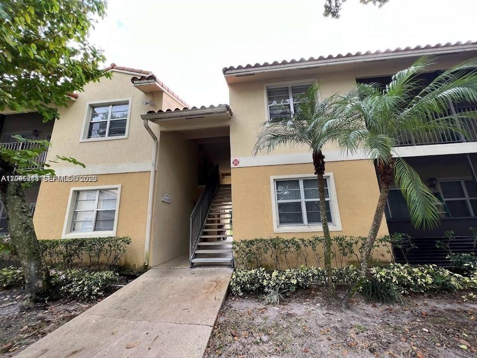 For Rent: $1,650 (1 beds, 1 baths, 785 Square Feet)