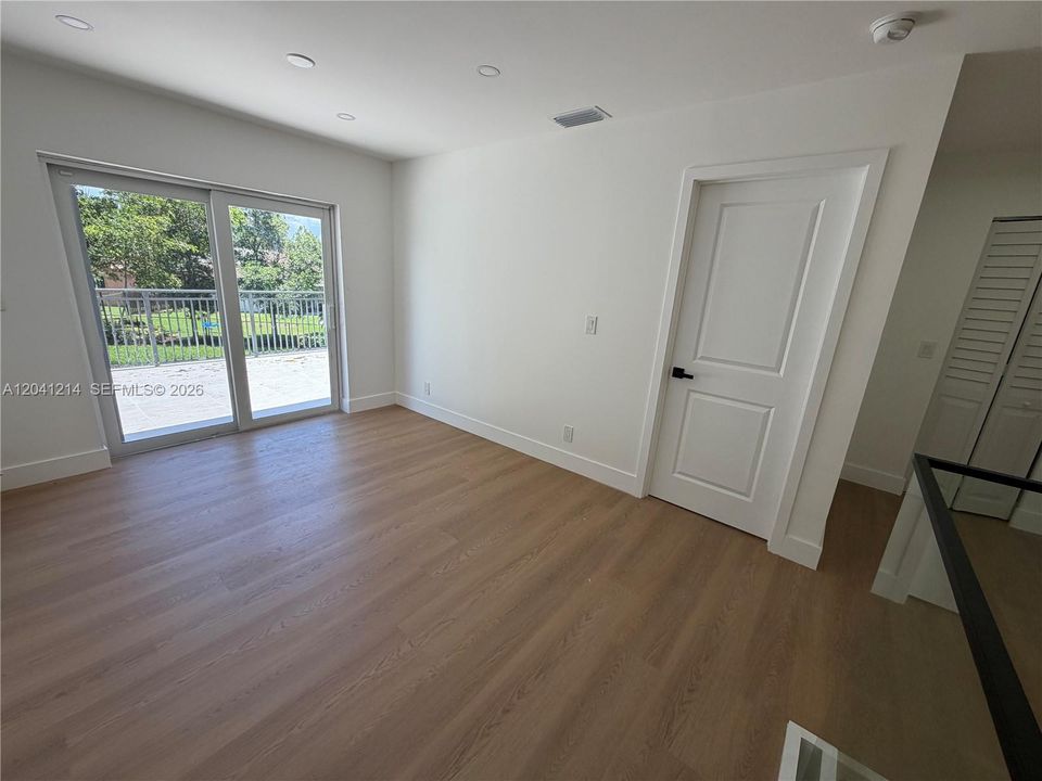 : $950,000 (4 спален, 3 ванн, 2648 Квадратных фут)