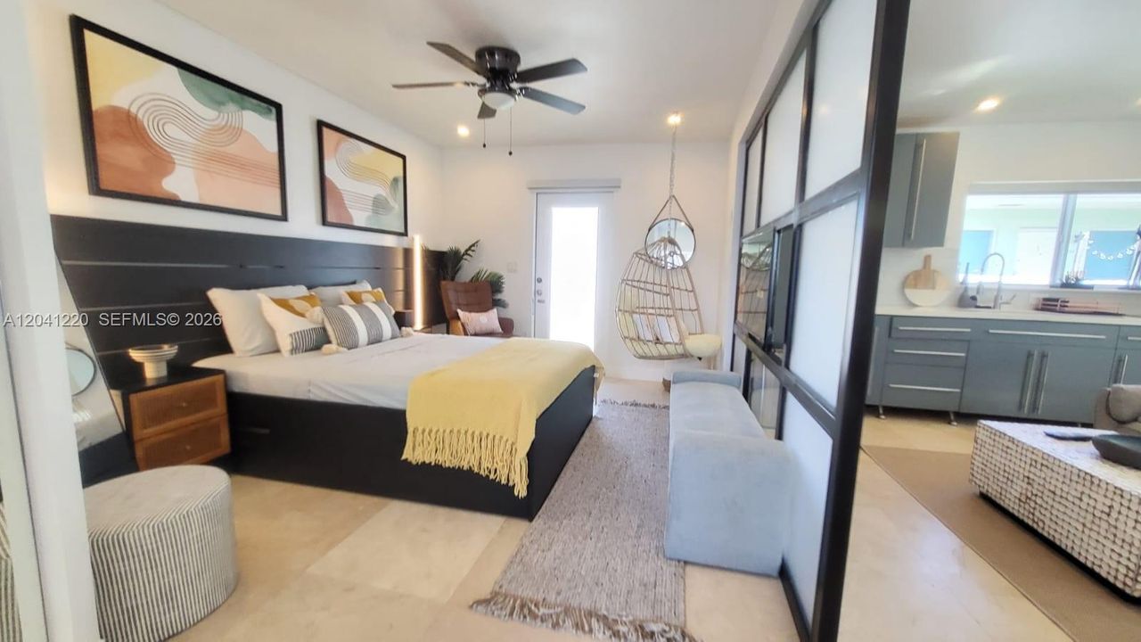 For Rent: $3,000 (1 beds, 1 baths, 1672 Square Feet)
