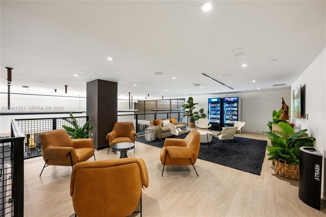 For Sale: $539,000 (1 beds, 1 baths, 530 Square Feet)