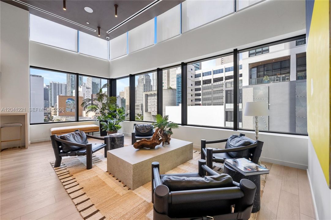 For Sale: $539,000 (1 beds, 1 baths, 530 Square Feet)