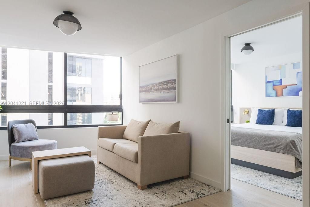 For Sale: $539,000 (1 beds, 1 baths, 530 Square Feet)