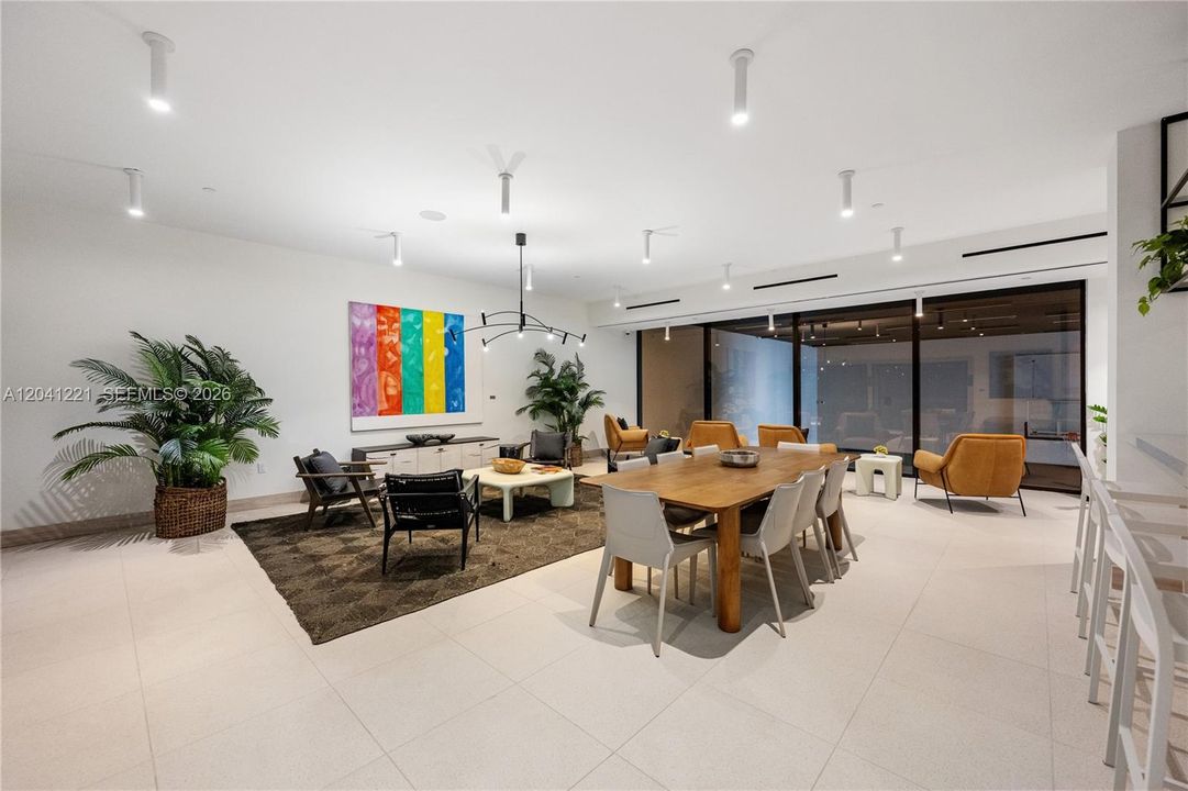 For Sale: $539,000 (1 beds, 1 baths, 530 Square Feet)