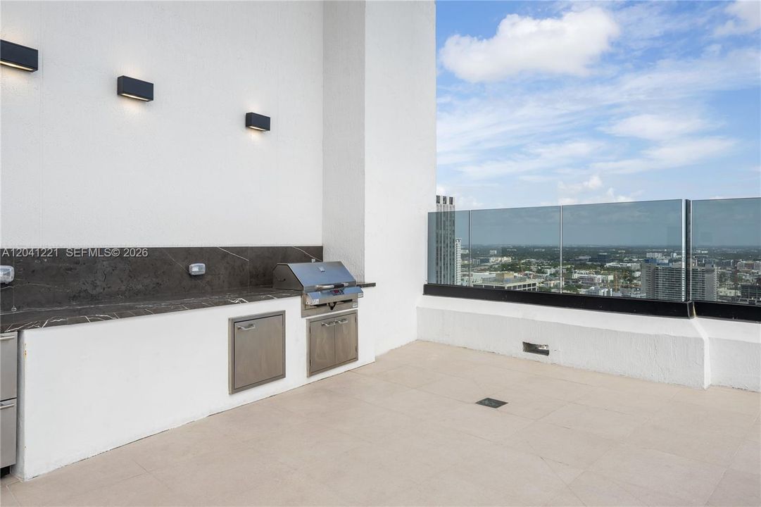 For Sale: $539,000 (1 beds, 1 baths, 530 Square Feet)