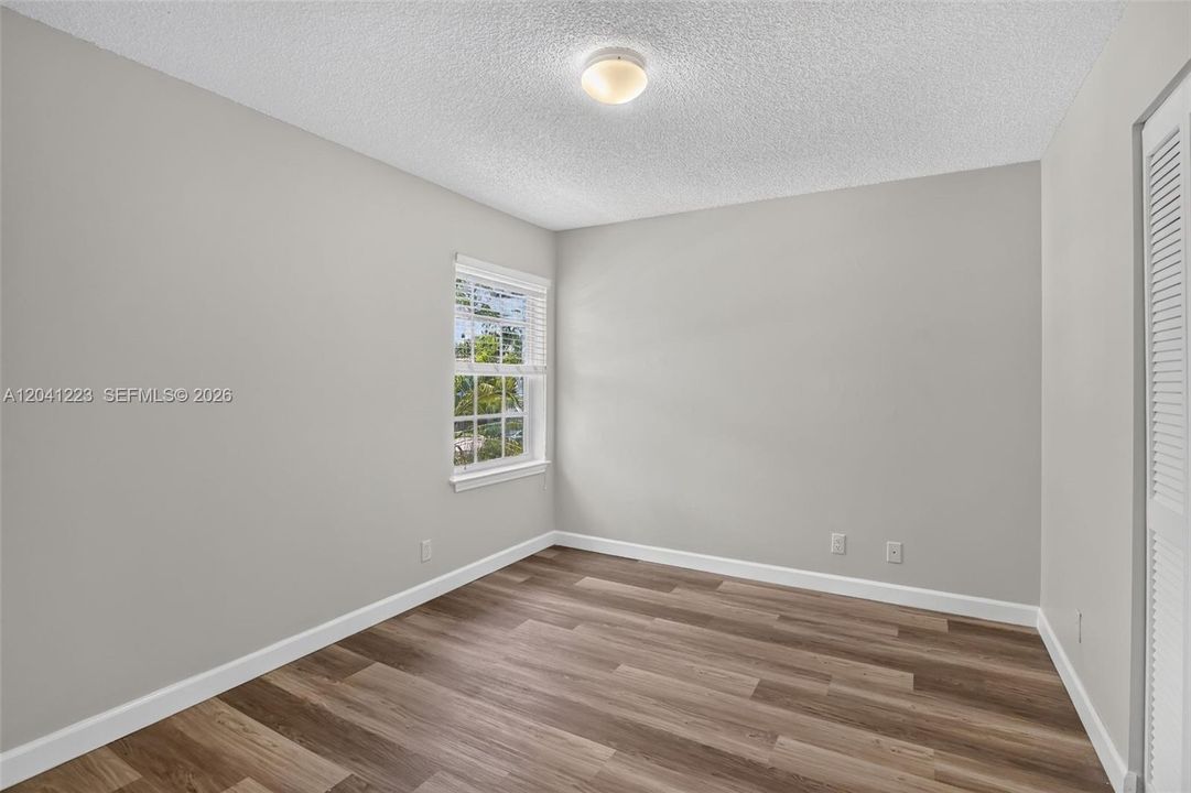 В аренду: $3,300 (3 спален, 2 ванн, 1690 Квадратных фут)
