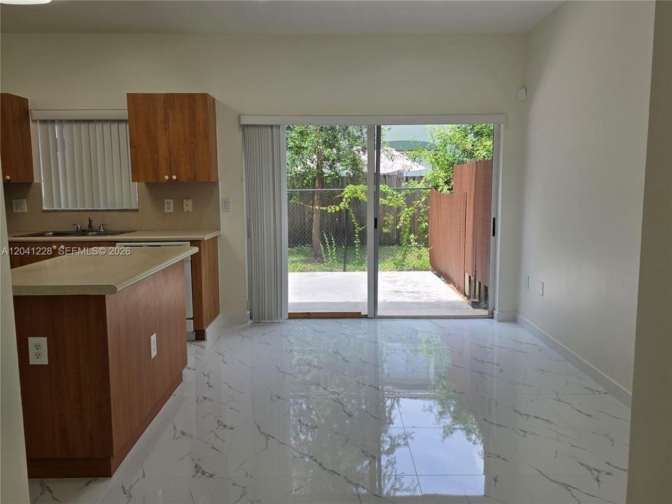 For Rent: $1,975 (2 beds, 2 baths, 1166 Square Feet)