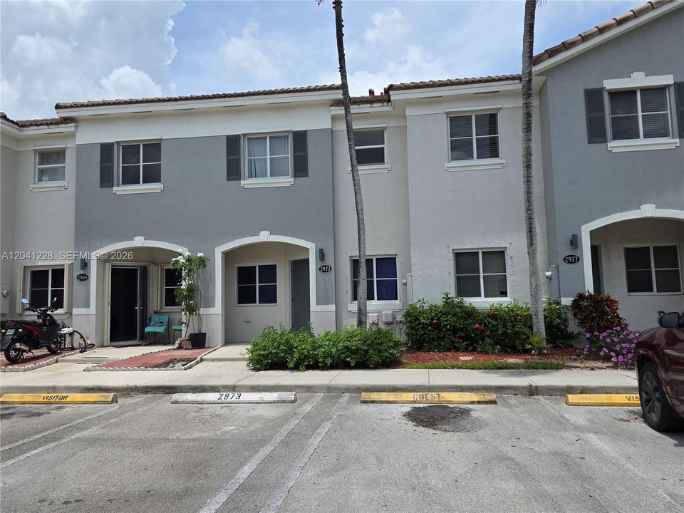 For Rent: $1,975 (2 beds, 2 baths, 1166 Square Feet)