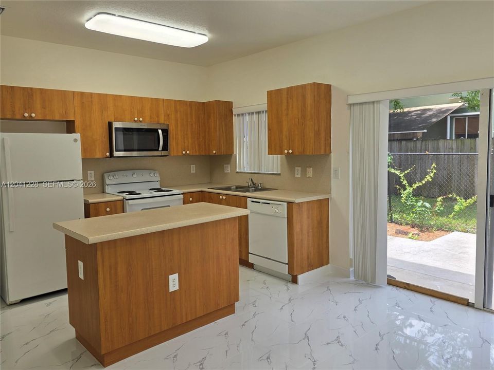 For Rent: $1,975 (2 beds, 2 baths, 1166 Square Feet)