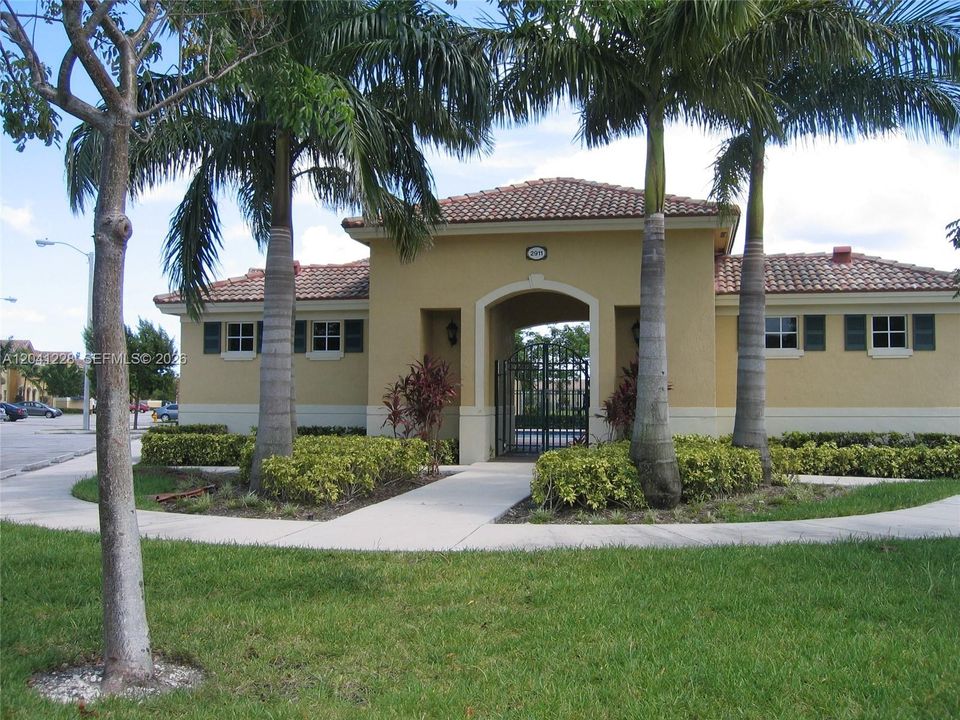 For Rent: $1,975 (2 beds, 2 baths, 1166 Square Feet)