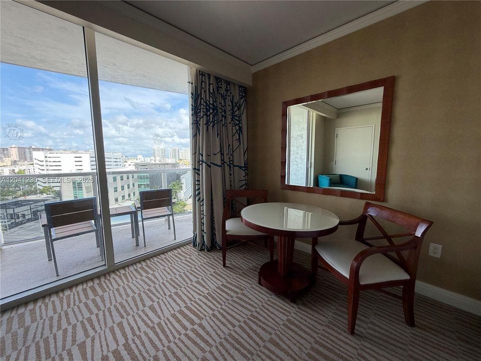 For Sale: $249,000 (0 beds, 1 baths, 551 Square Feet)