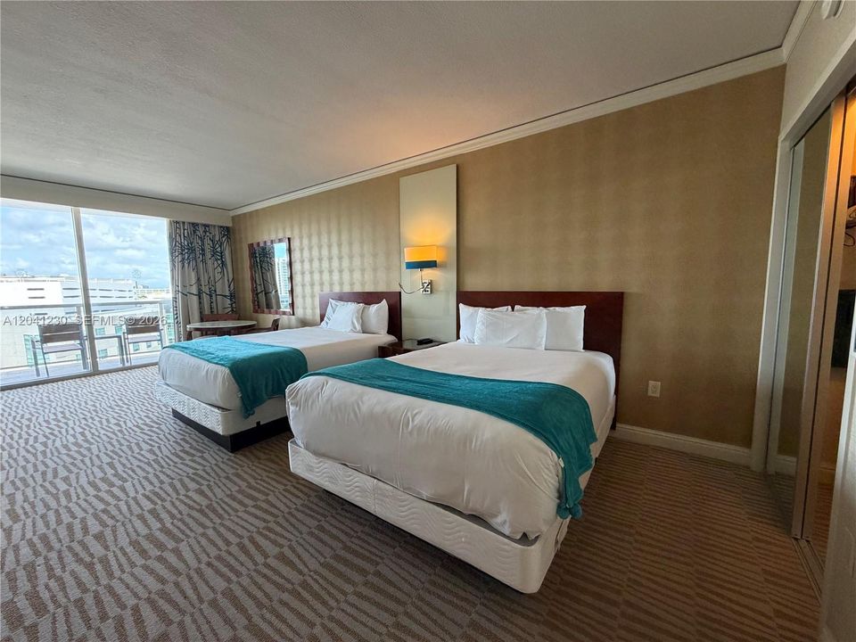 For Sale: $249,000 (0 beds, 1 baths, 551 Square Feet)