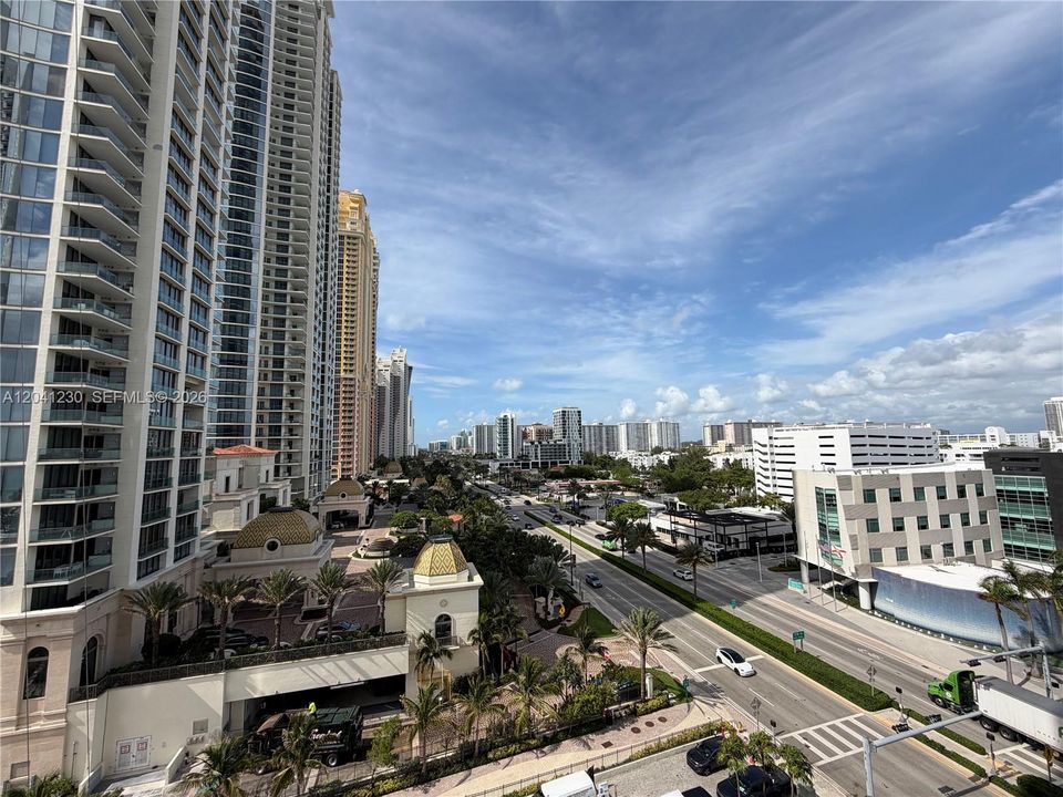 For Sale: $249,000 (0 beds, 1 baths, 551 Square Feet)