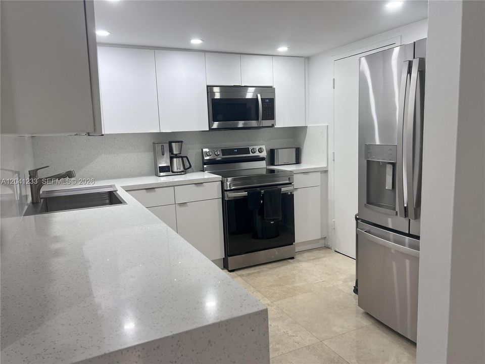 For Sale: $740,000 (2 beds, 1 baths, 1150 Square Feet)