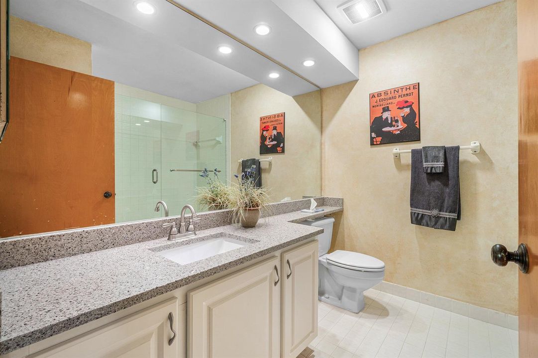 2nd Bathroom