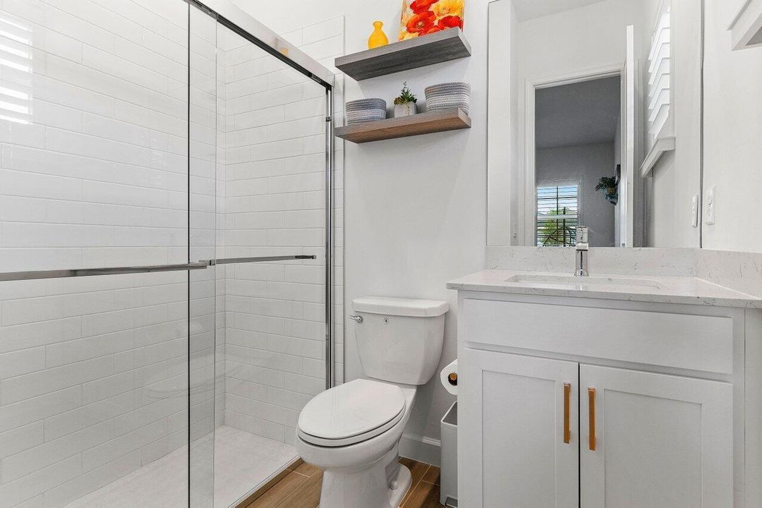 Bedroom Suite Bathroom