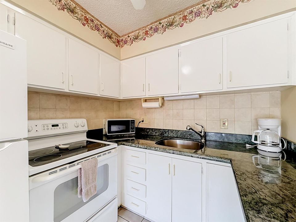 1050 SW 11th Street #L2-20