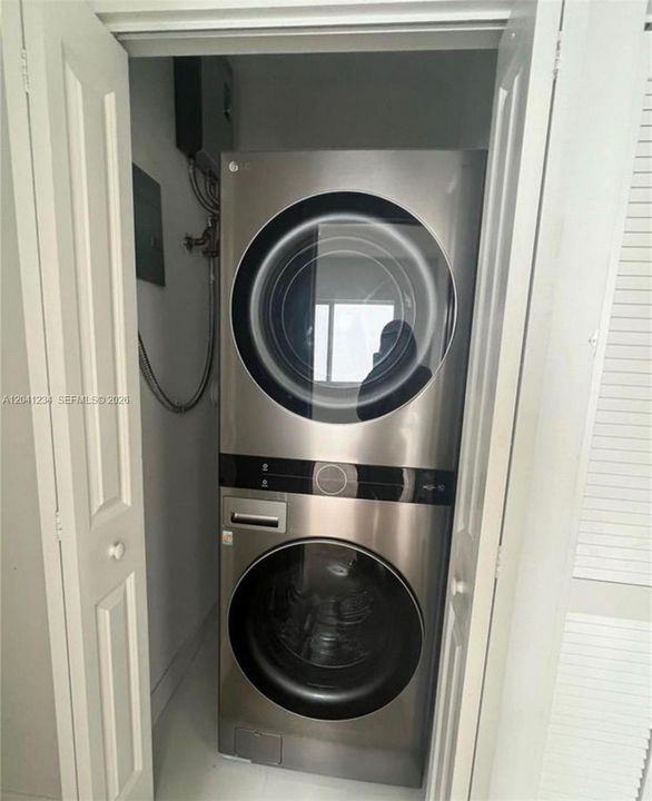 For Rent: $3,000 (3 beds, 2 baths, 1584 Square Feet)