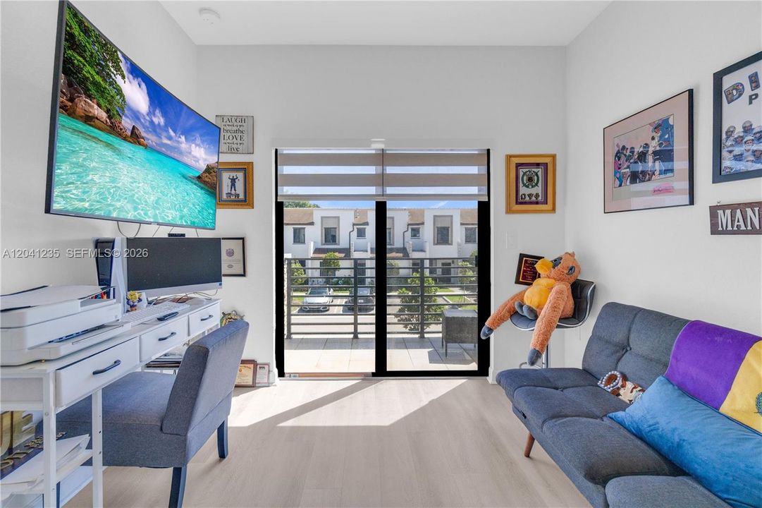 For Rent: $3,200 (3 beds, 3 baths, 1662 Square Feet)