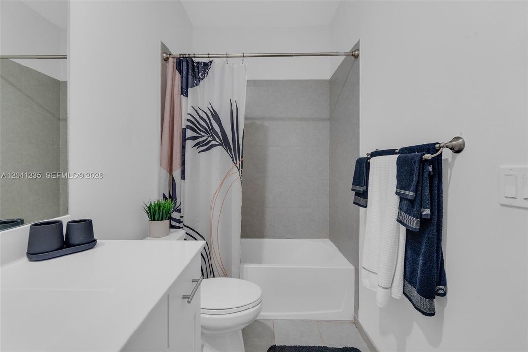 For Rent: $3,200 (3 beds, 3 baths, 1662 Square Feet)