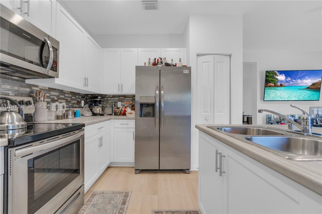 For Rent: $3,200 (3 beds, 3 baths, 1662 Square Feet)