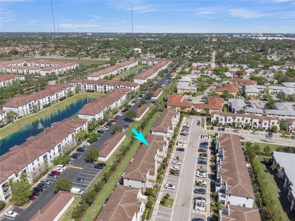 For Rent: $3,200 (3 beds, 3 baths, 1662 Square Feet)