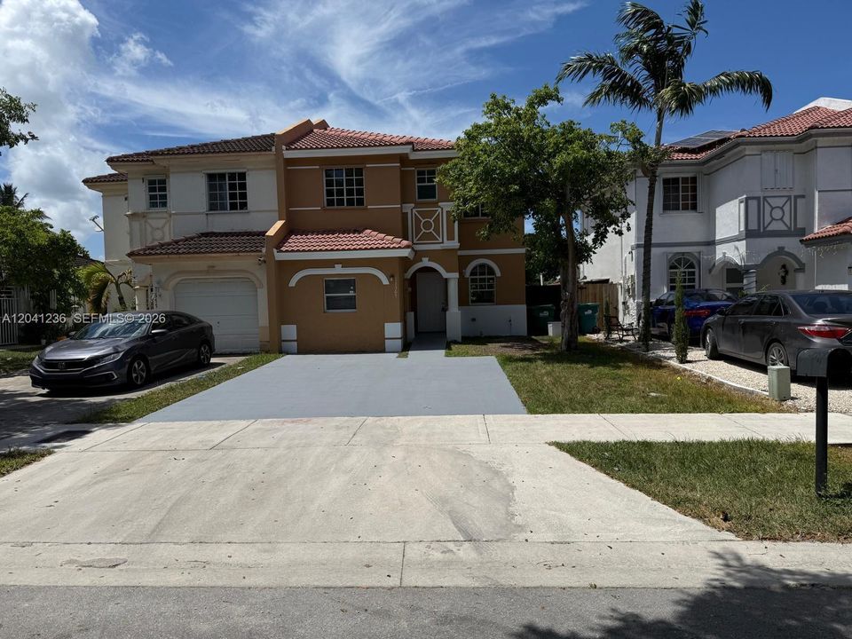 For Rent: $2,500 (3 beds, 2 baths, 1458 Square Feet)