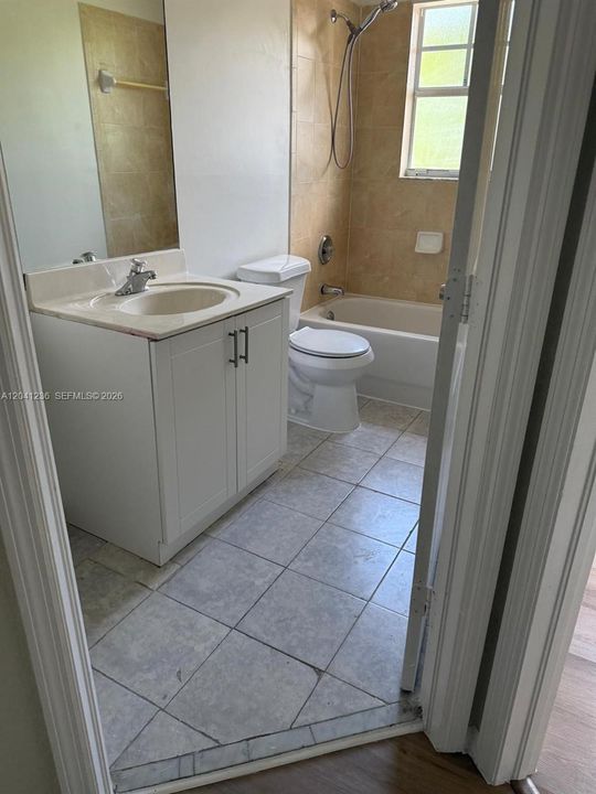 For Rent: $2,500 (3 beds, 2 baths, 1458 Square Feet)
