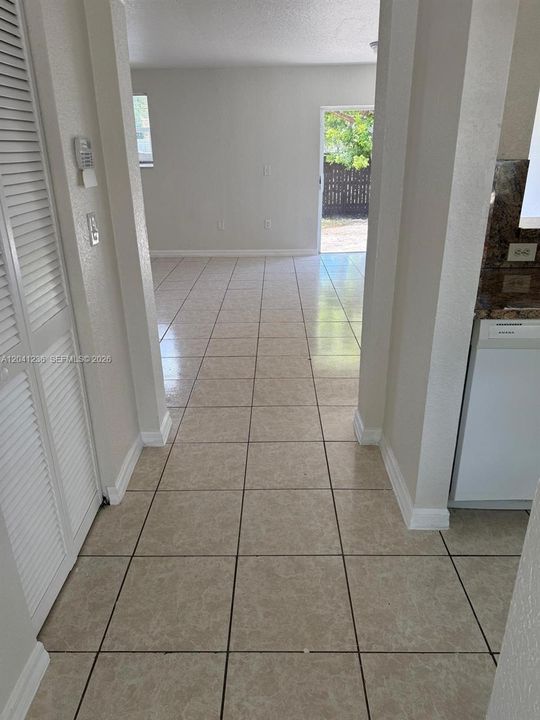 For Rent: $2,500 (3 beds, 2 baths, 1458 Square Feet)