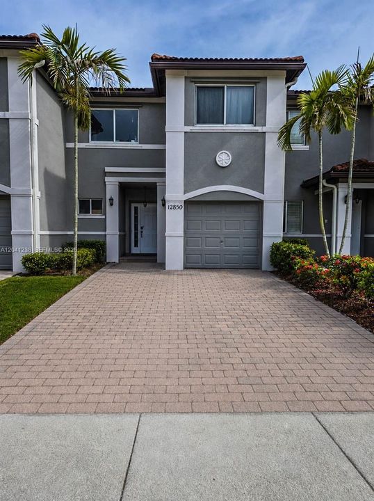 For Sale: $515,000 (3 beds, 2 baths, 1508 Square Feet)