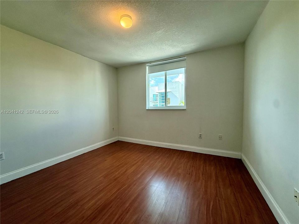 For Sale: $610,000 (2 beds, 2 baths, 1078 Square Feet)