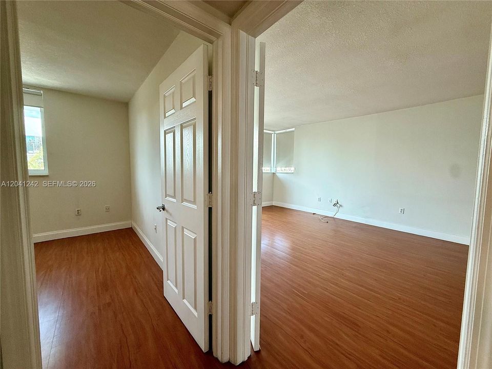 For Sale: $610,000 (2 beds, 2 baths, 1078 Square Feet)