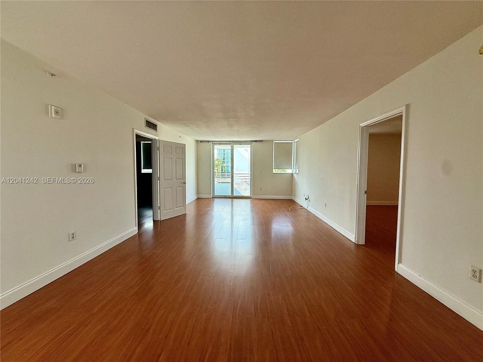 For Sale: $610,000 (2 beds, 2 baths, 1078 Square Feet)