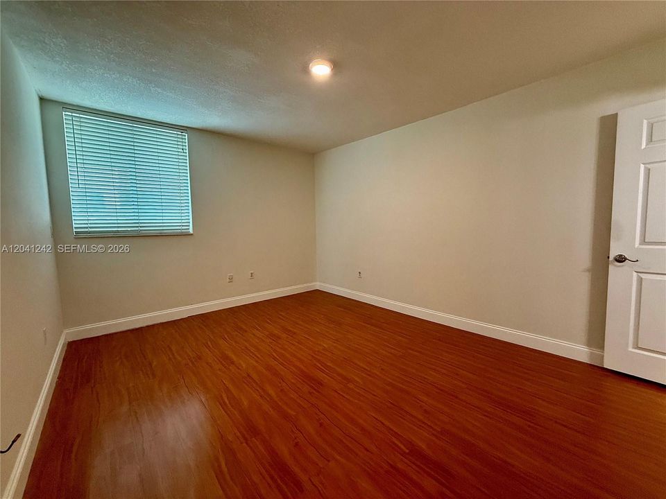 For Sale: $610,000 (2 beds, 2 baths, 1078 Square Feet)