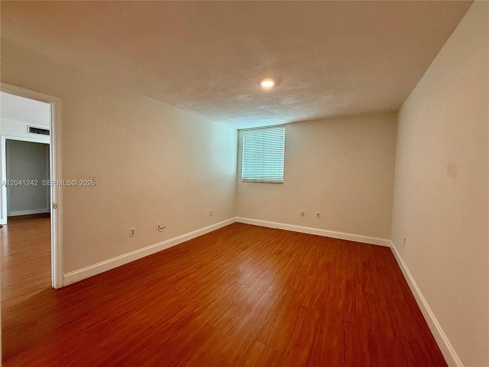 For Sale: $610,000 (2 beds, 2 baths, 1078 Square Feet)