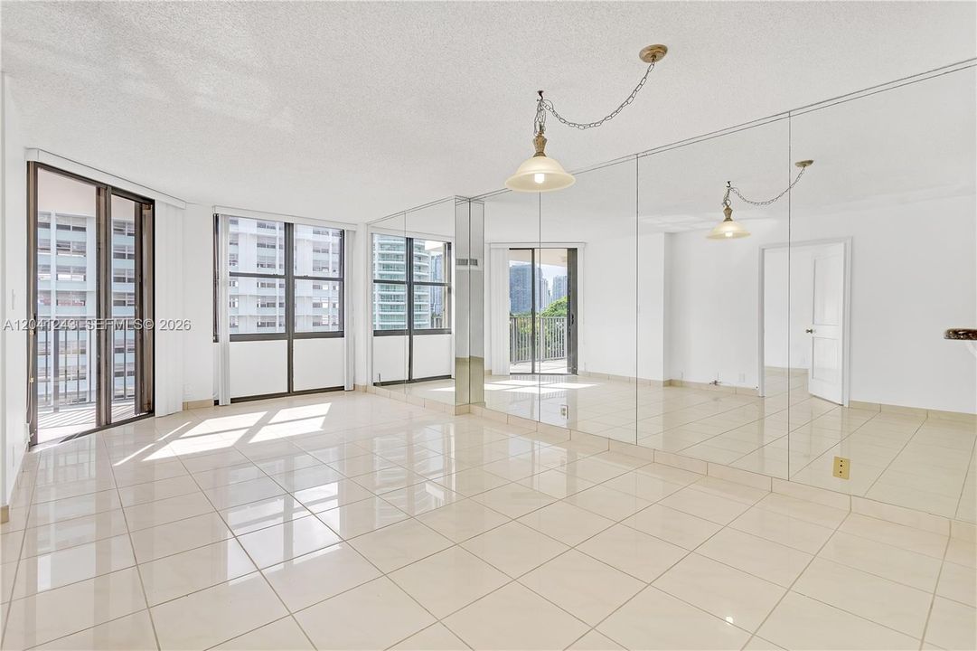 В аренду: $2,750 (1 спален, 2 ванн, 868 Квадратных фут)