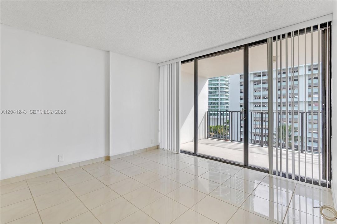 В аренду: $2,750 (1 спален, 2 ванн, 868 Квадратных фут)