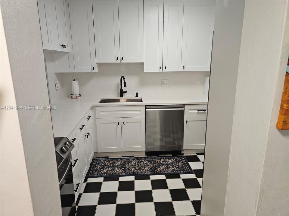 В аренду: $1,650 (2 спален, 1 ванн, 935 Квадратных фут)