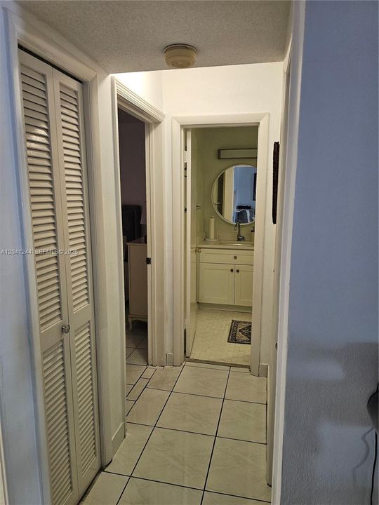 В аренду: $1,650 (2 спален, 1 ванн, 935 Квадратных фут)