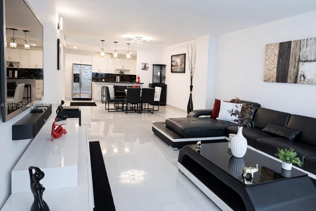 For Rent: $2,800 (1 beds, 1 baths, 1005 Square Feet)