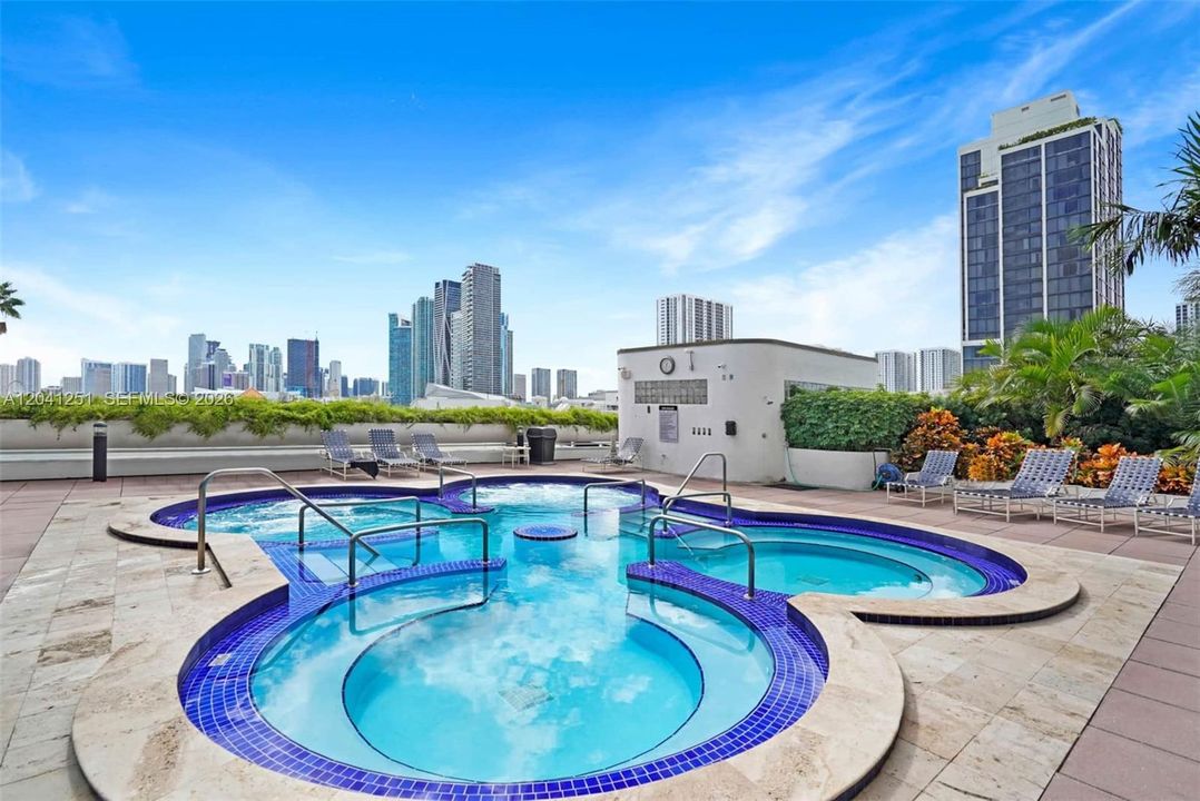 For Sale: $1,800,000 (3 beds, 2 baths, 1707 Square Feet)