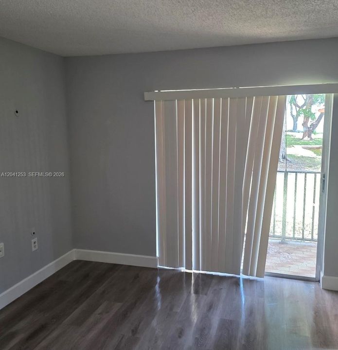 For Rent: $1,900 (2 beds, 2 baths, 798 Square Feet)