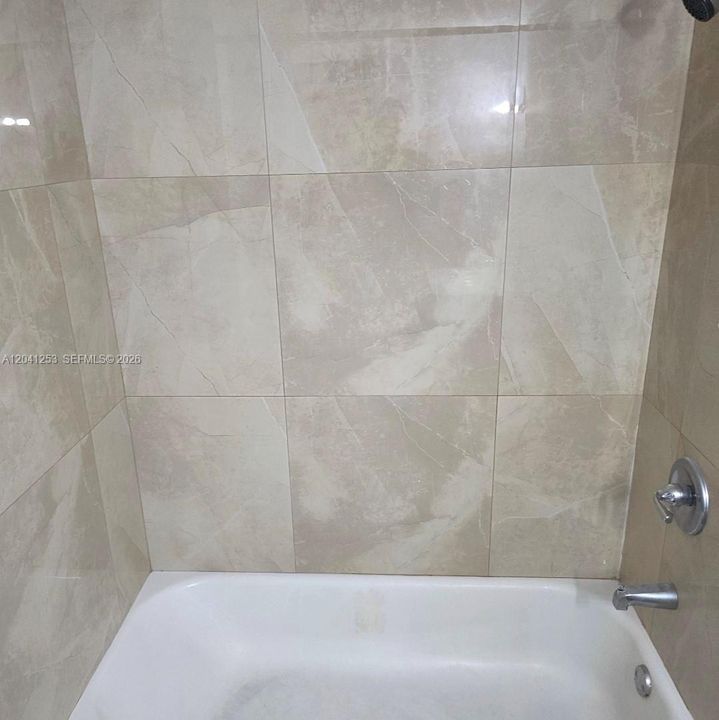 For Rent: $1,900 (2 beds, 2 baths, 798 Square Feet)