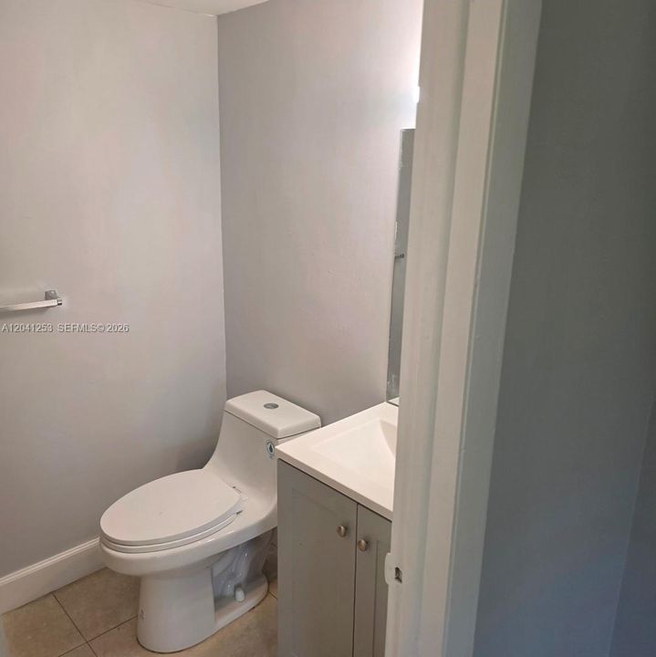 For Rent: $1,900 (2 beds, 2 baths, 798 Square Feet)