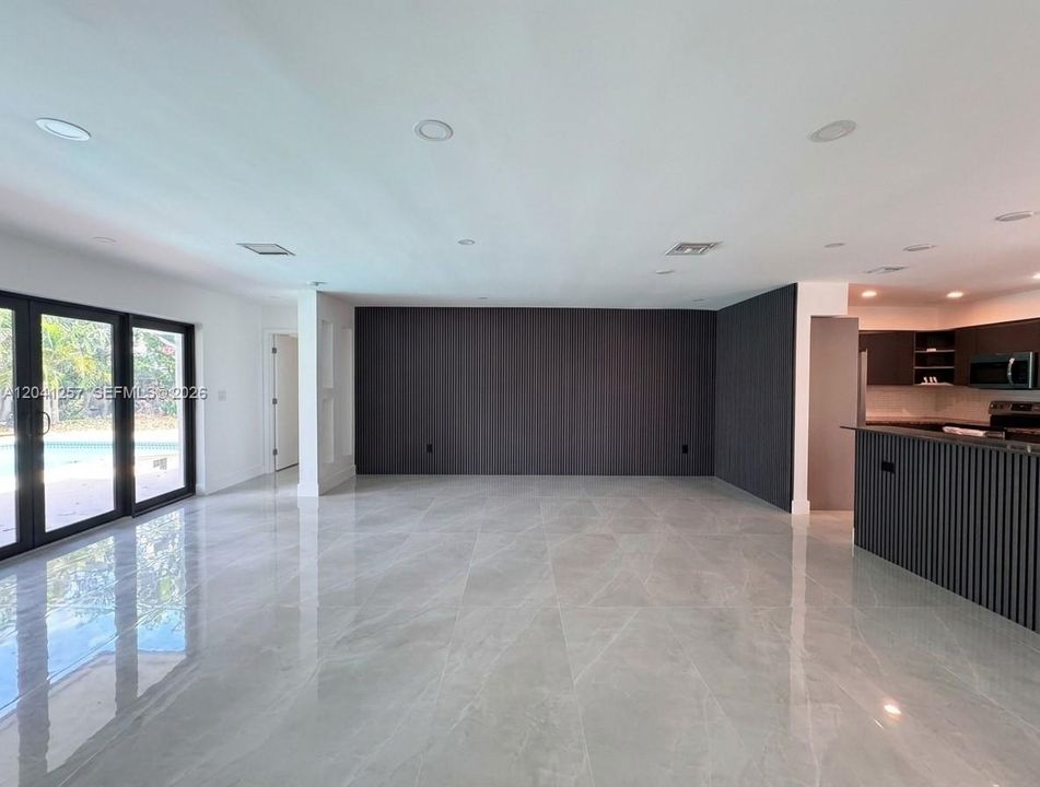 For Sale: $824,000 (5 beds, 3 baths, 2046 Square Feet)